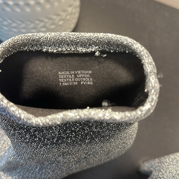 Michael Kors Mandy sparkly ankle boot size 7.5 - Picture 3 of 3